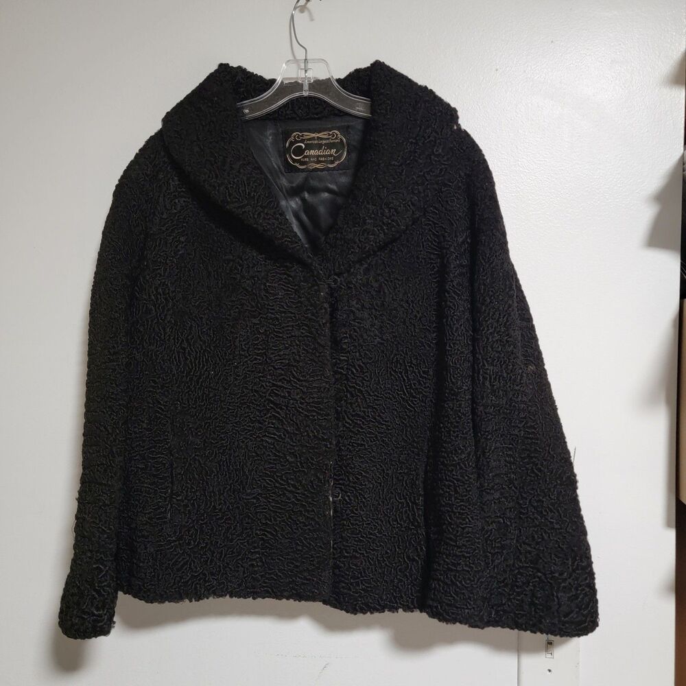 Vintage Black Faux Fur Coat – Size S – Classic Glam Style Flaw